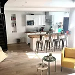 Amazing Duplex In Bastille